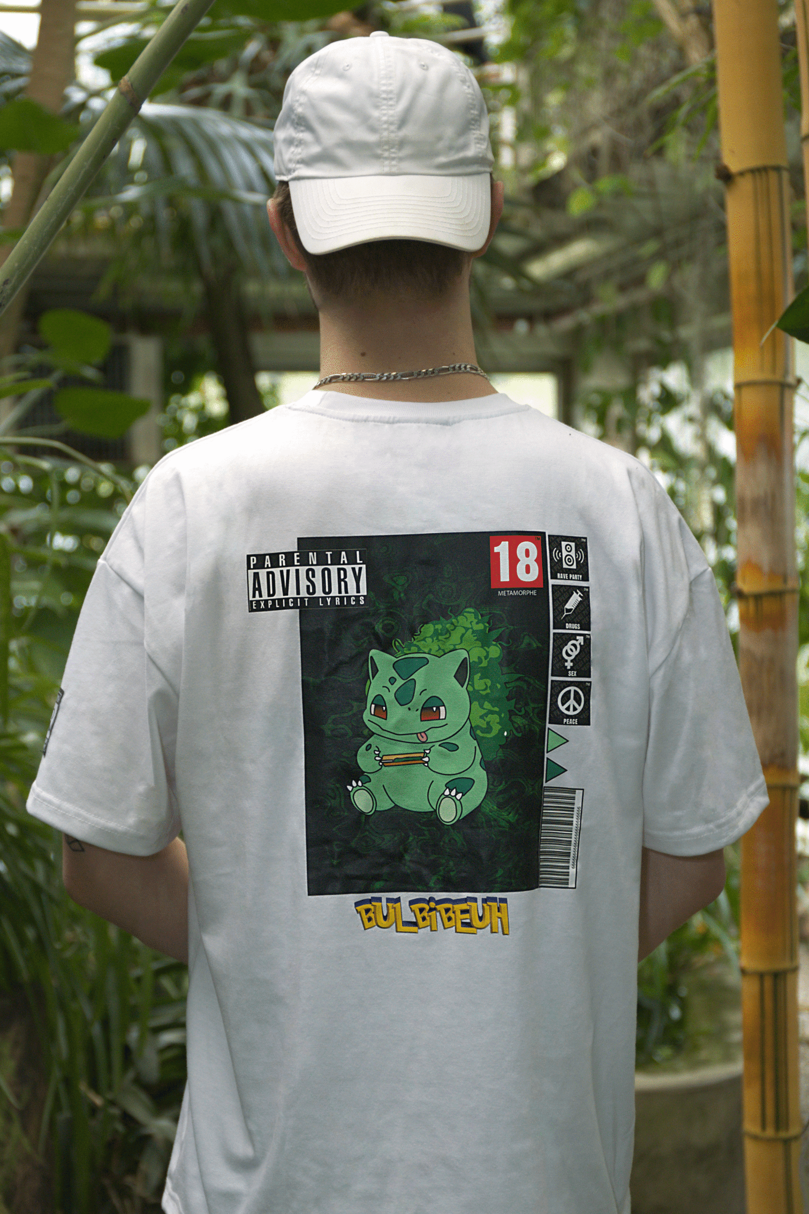 t-shirt bulbibeuh, collection pokegame, marque de vêtement metamoprhe, vert et blanc, shooting de dos